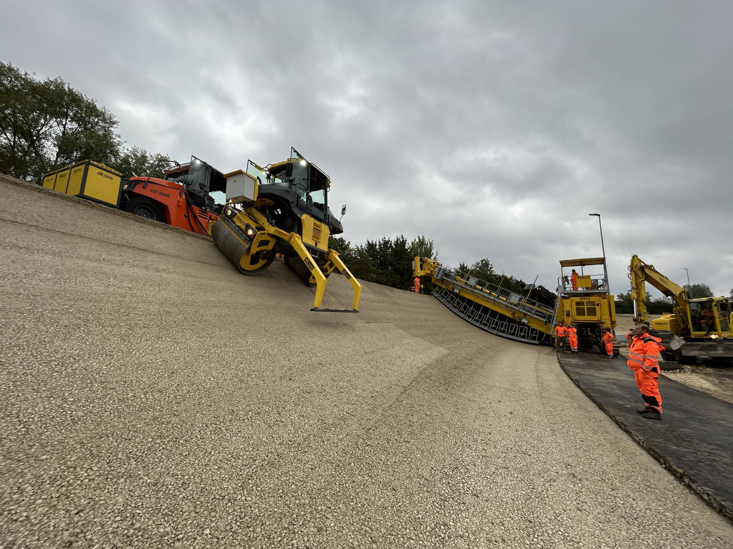 Flexible screed in action.